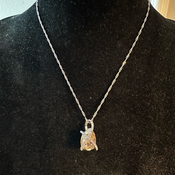 Swarovski Jewelry - Elegant Silver Pendant Necklace swarovski love knot